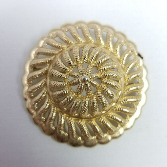 Vintage Monet Gold Tone Dome Spiral Round Brooch, Retro Lapel Pin, Signed - Picture 6 of 7